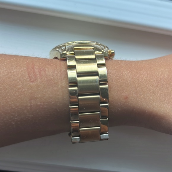 Gold Michael Kors Watch with studs - Picture 5 of 10